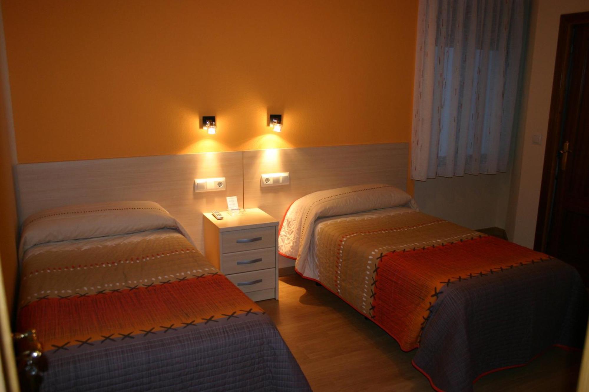 Hostal Hispanico I ซาลามังกา ภายนอก รูปภาพ